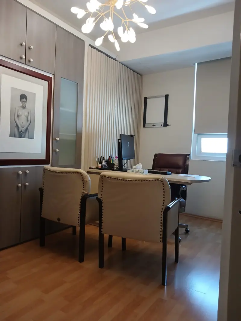 Área de consulta del consultorio de ginecología y obstetricia de la Dra. Birlain en Querétaro